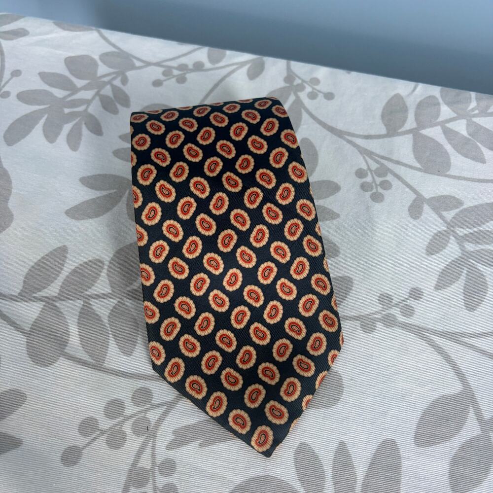 Vintage Woodward & Lothrop DC Men's Store Italian Paisley Medallion Tie